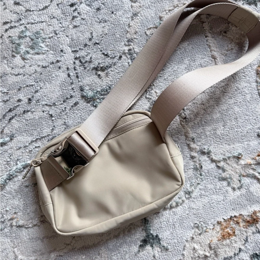 lululemon athletica Beige Logo Crossbody Pouch - Picture 2 of 3